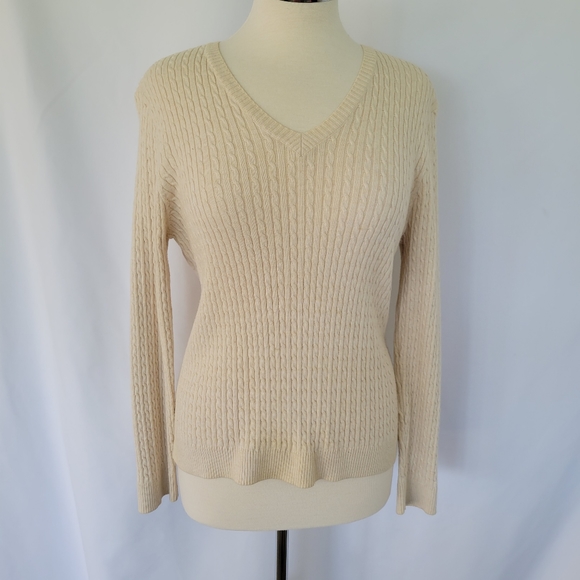 JEANNE PIERRE Sweaters - Jeanne Pierre Classic Fitted Oatmeal Color Cable Knit Vneck Sweater EUC Sz L